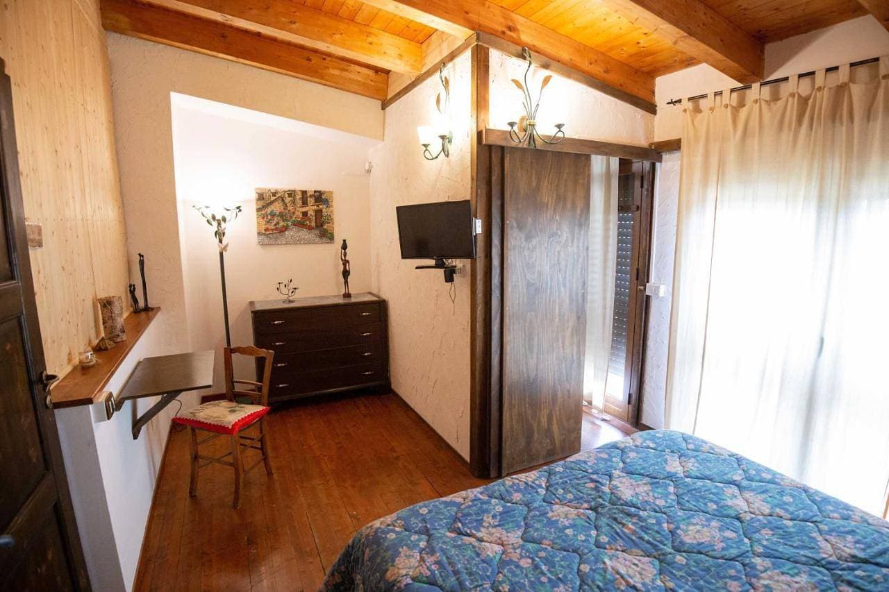 Foto 6 von 14: Double Room with Private Bathroom