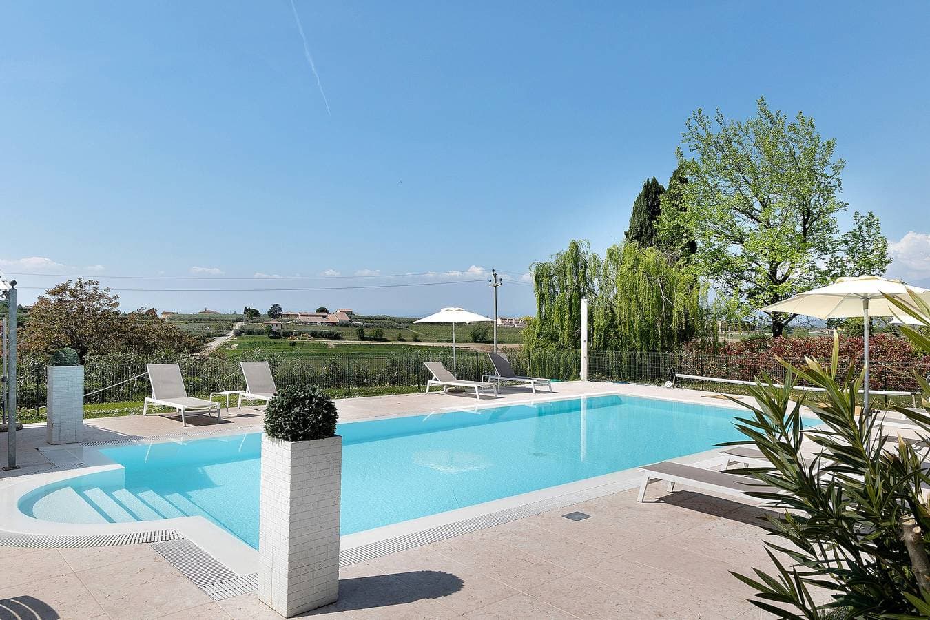 Foto 2 von 41: Bardolino Golden Hill – Private Villa mit Pool und Whirlpool in den Hügeln