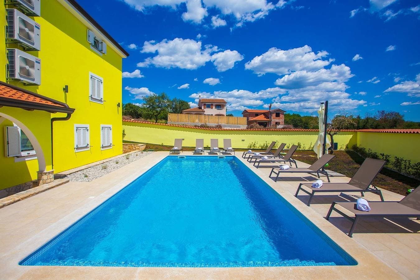 Foto 3 von 40: Familienvilla Gialla mit privatem Pool
