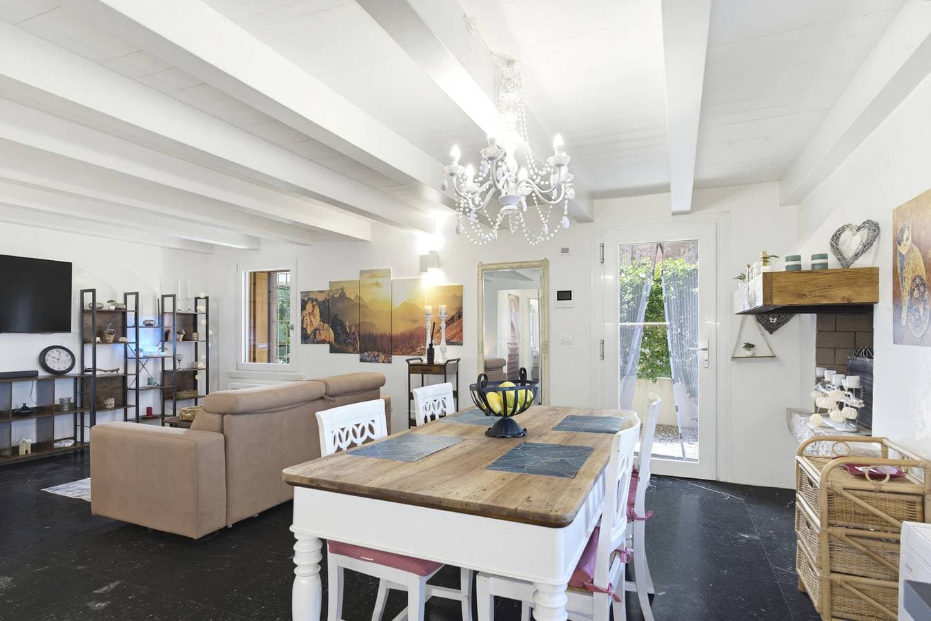 Foto 12 von 22: Regarda - The romantic place, Wohnung mit Pool und Parkplatz