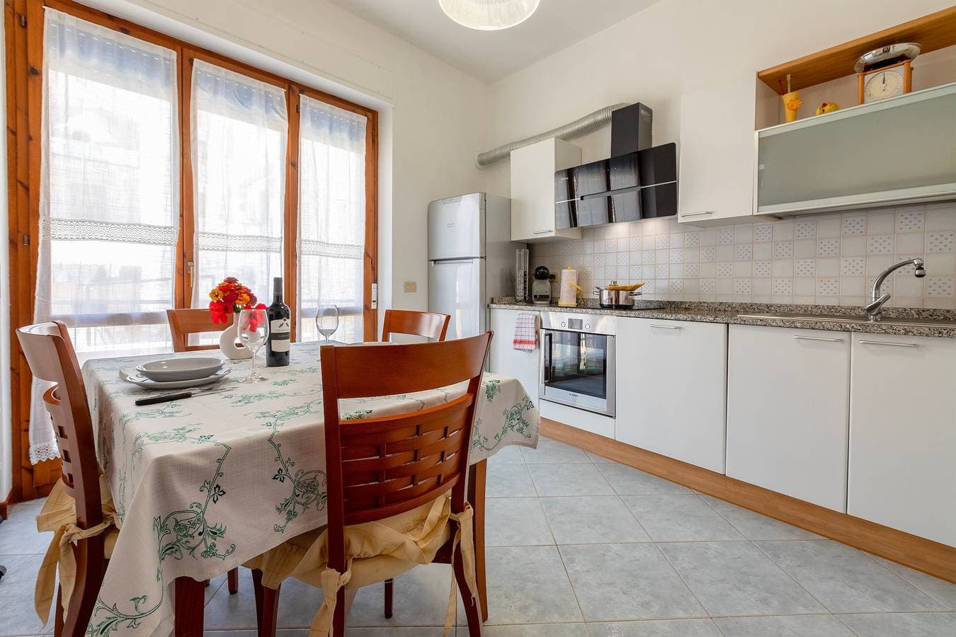 Foto 8 von 29: Apartment 'Mare Chiaro' mit Balkon, WLAN und Klimaanlage