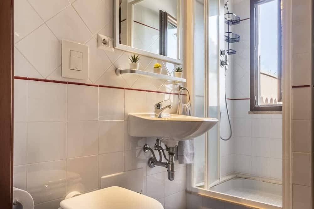 Foto 7 von 30: Villa 300 Meter vom Yachthafen „Marina di Capitana“ entfernt