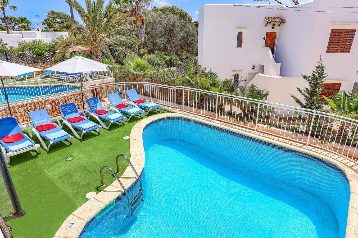 Foto 2 von 35: Villa für 10 Personen mit Garten