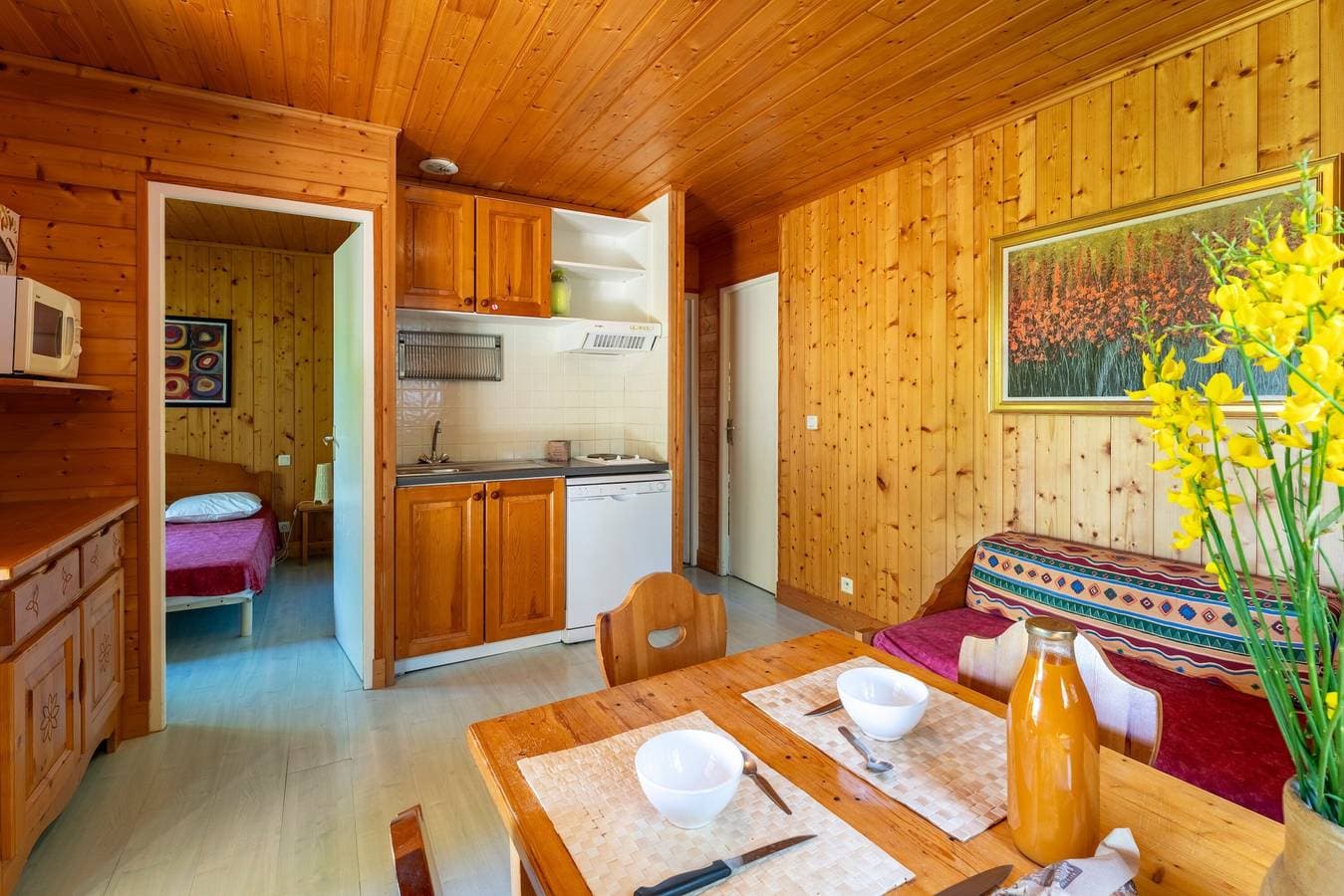 Foto 6 von 28: Chalet 'Gite Lavande' mit Gemeinschaftspool, privater Terrasse und WLAN