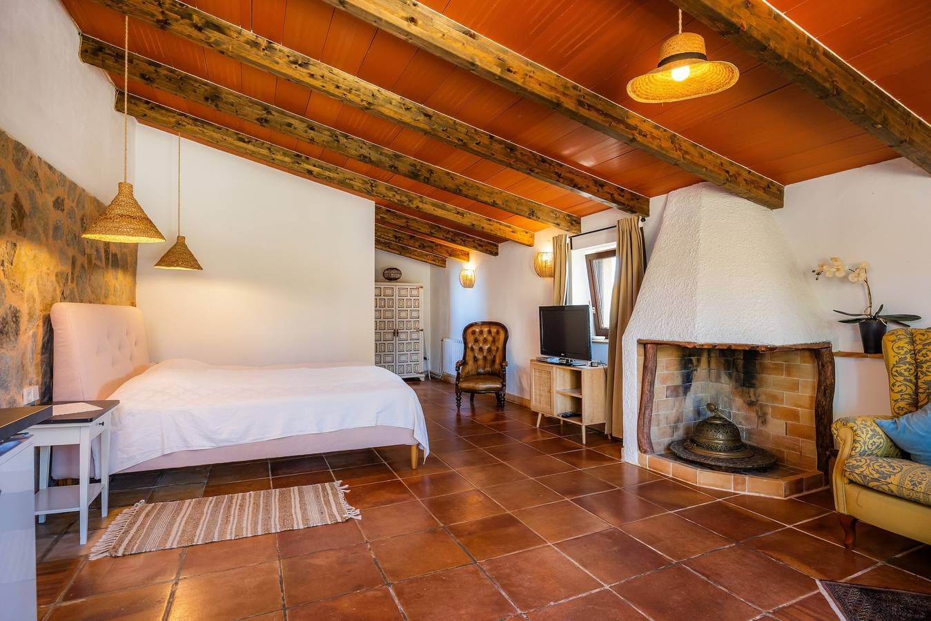 Foto 4 von 24: Ferienwohnung "Junior Suite Adults Only Mallorca" mit Bergblick, Gemeinschaftspool & Wi-Fi