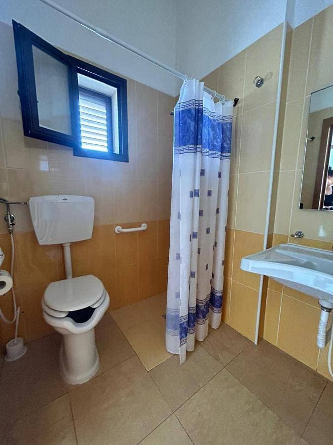 Foto 2 von 5: Double Room with Patio