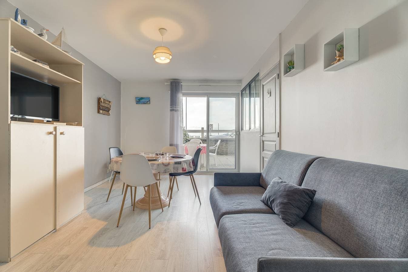 Foto 2 von 28: Charmantes Ferienapartment mit Meerblick, Terrasse und Strandnähe