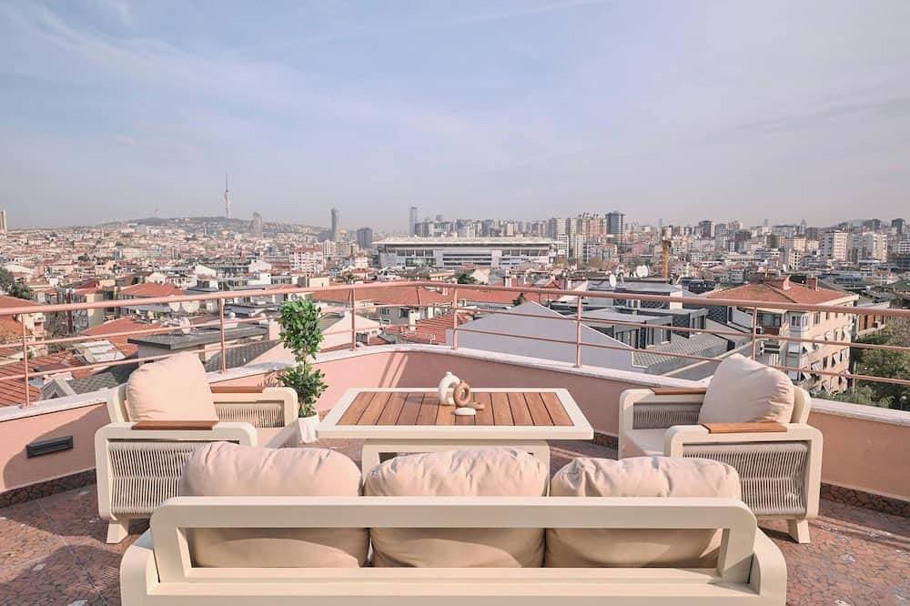 Carlsen, Goat, Einzigartige Terrasse mit direktem Blick auf die Stadt 1