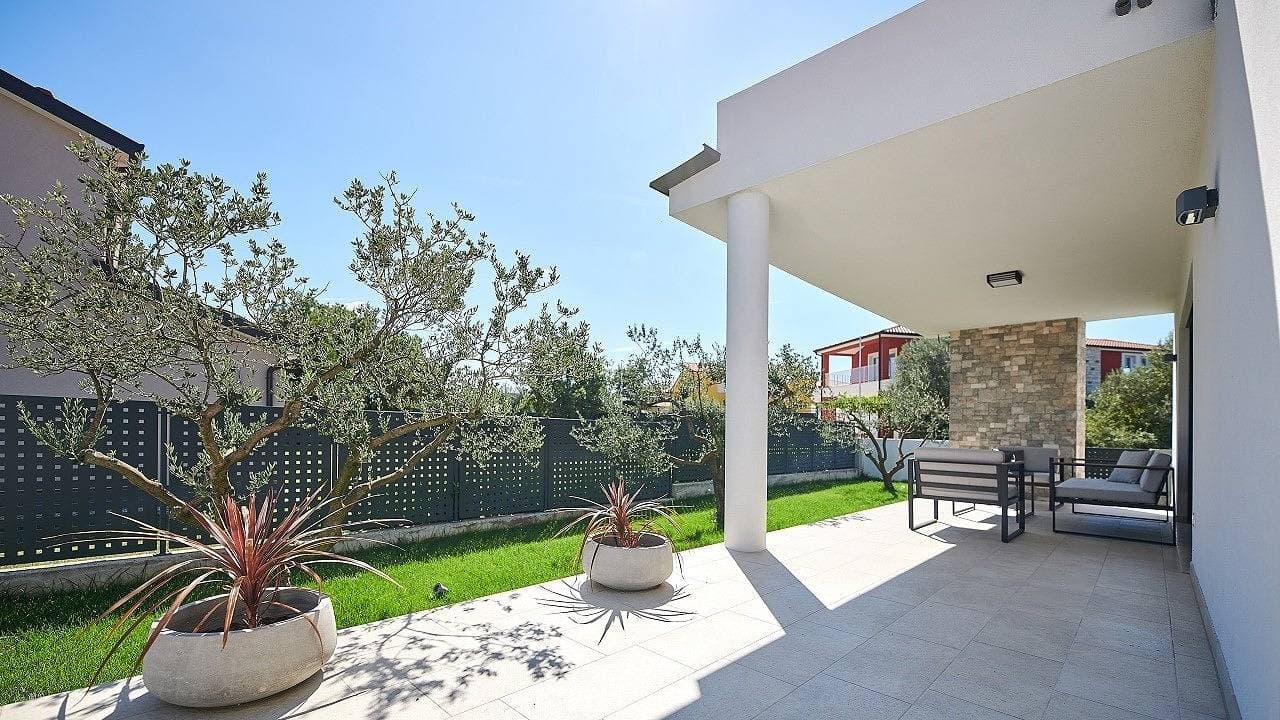 Foto 6 von 40: Elegante Villa Dolcea mit Swimmingpool