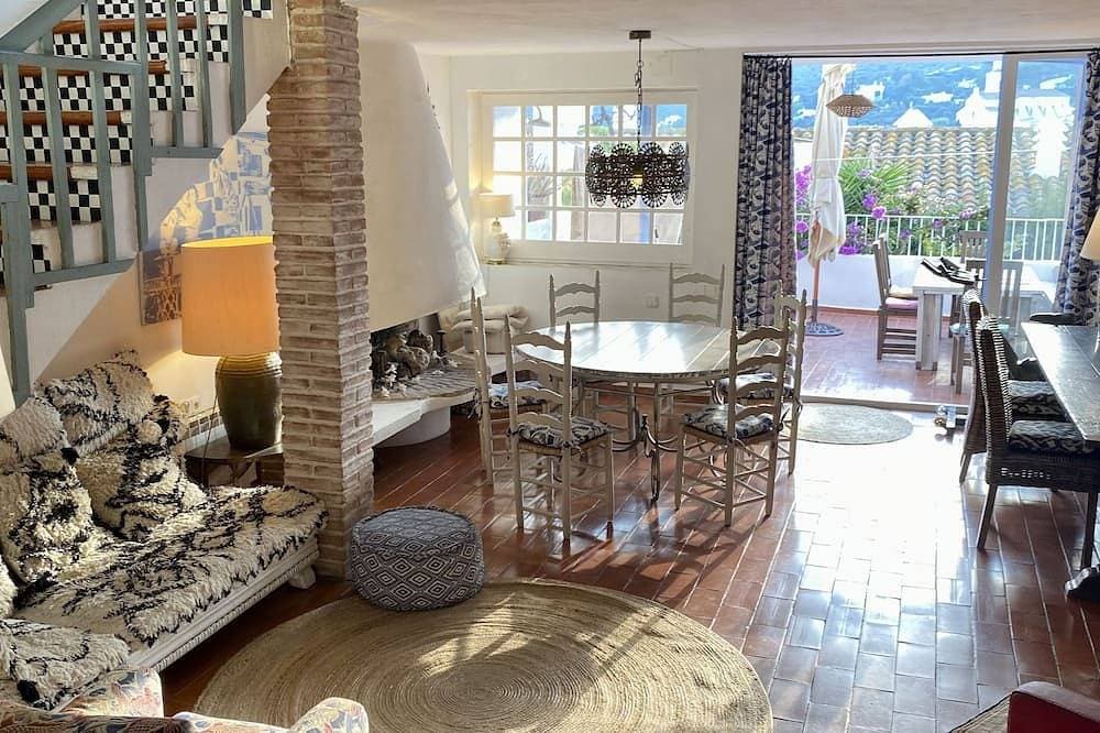 Foto 4 von 30: Designer house with parking and panoramic views