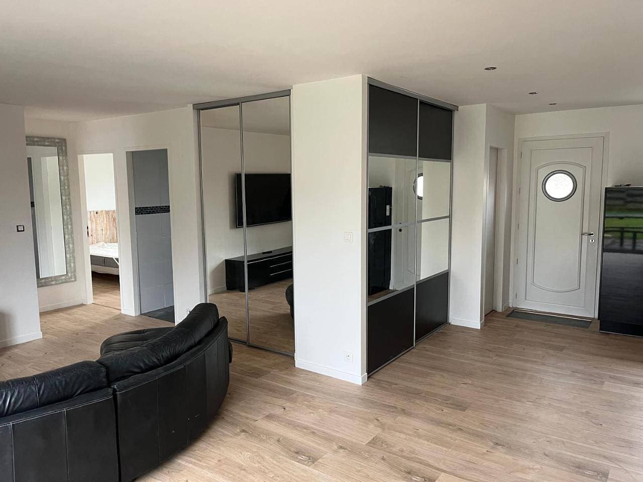 Foto 13 von 21: Two-Bedroom Apartment