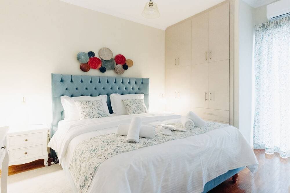 Best House Saint John, New Port of Patras 1