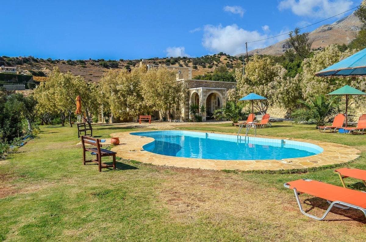 Foto 5 von 37: Ferienhaus mit Pool, großer Garten, idyllisch und ruhig, Wifi | Triopetra, Kreta