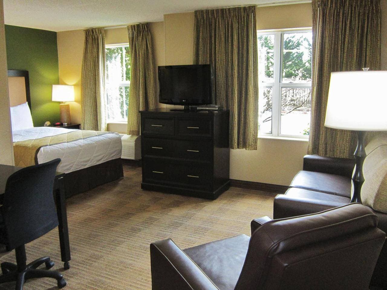Foto 12 von 17: Deluxe Studio with 1 Queen Bed - Non-Smoking