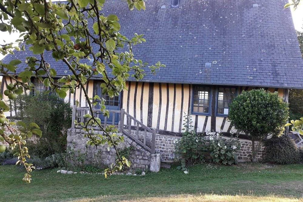 Gîte \"La Maison des Amis\" between sea and countryside 1