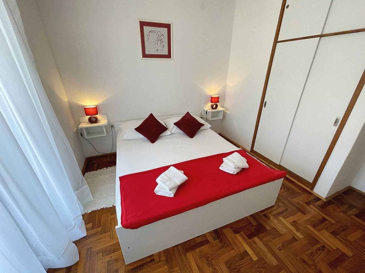 Foto 9 von 23: Ferienwohnung mit Terrasse und Klimaanlage