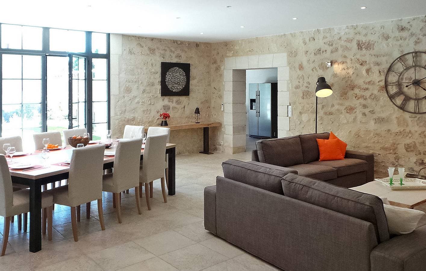 Foto 3 von 33: Chic Apartment with Pool, Parking & AC Near the goûthé de Maussane