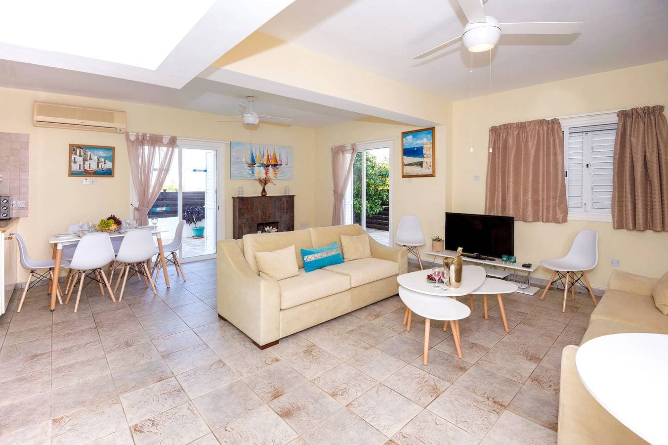 Foto 13 von 39: Villa für 6 Personen mit Balkon