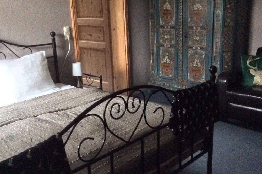 Foto 3 von 29: Alter Forsthof in traumhafter Lage mitten im Wald