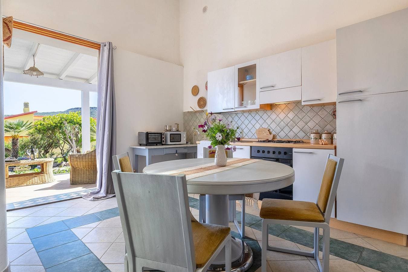 Foto 4 von 37: Ferienwohnung 'Appartamento in Villa Al Mare' mit Meerblick, privater Terrasse & Gemeinschaftsgarten