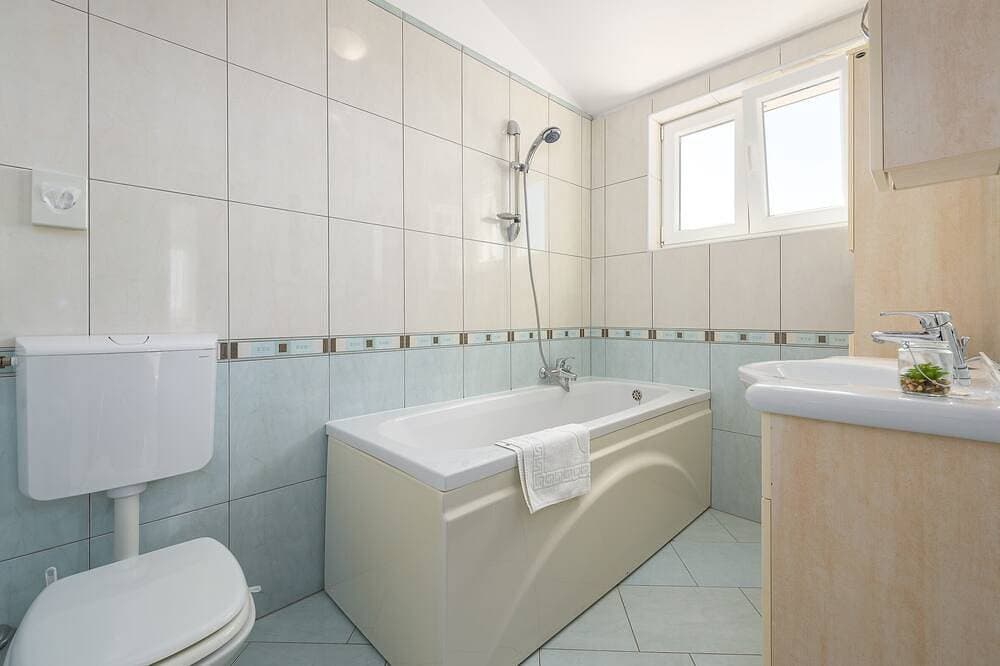 Foto 4 von 19: 2-Zimmer-Ferienwohnung mit Pool Basanija, Umag
