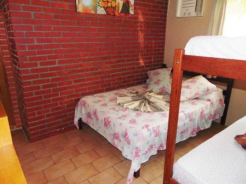 Foto 6 von 7: Quadruple Room with Shared Bathroom