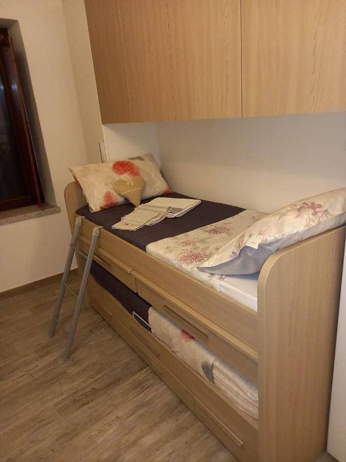 Foto 3 von 9: Twin Room with Private External Bathroom