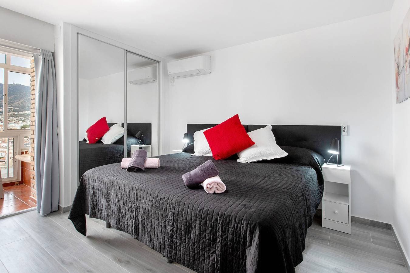 Foto 9 von 28: Ferienwohnung 'Apartamento Agata 2024' mit Bergblick, WLAN und Klimaanlage