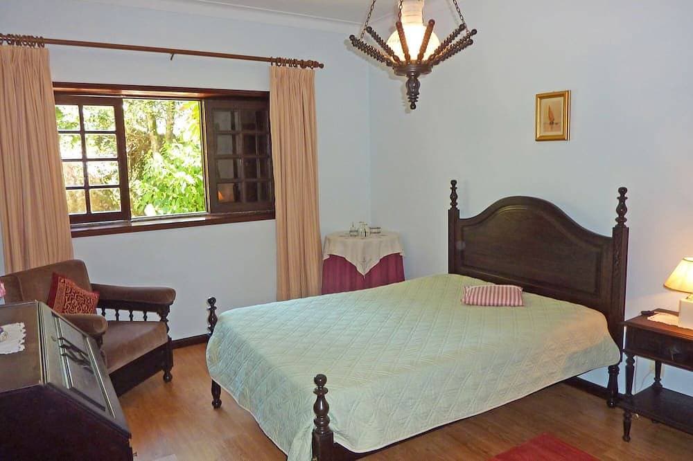 Foto 4 von 30: Ferienhaus mit privatem Pool, Blick auf Berge und Damm-Free WiFi