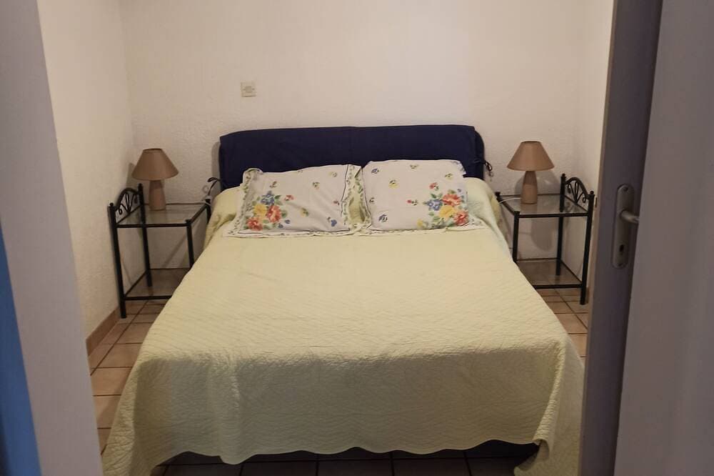 Foto 2 von 11: Petite Maison Avec 2 Chambres 3 Personnes Avec Terrasse Propriété Fermée