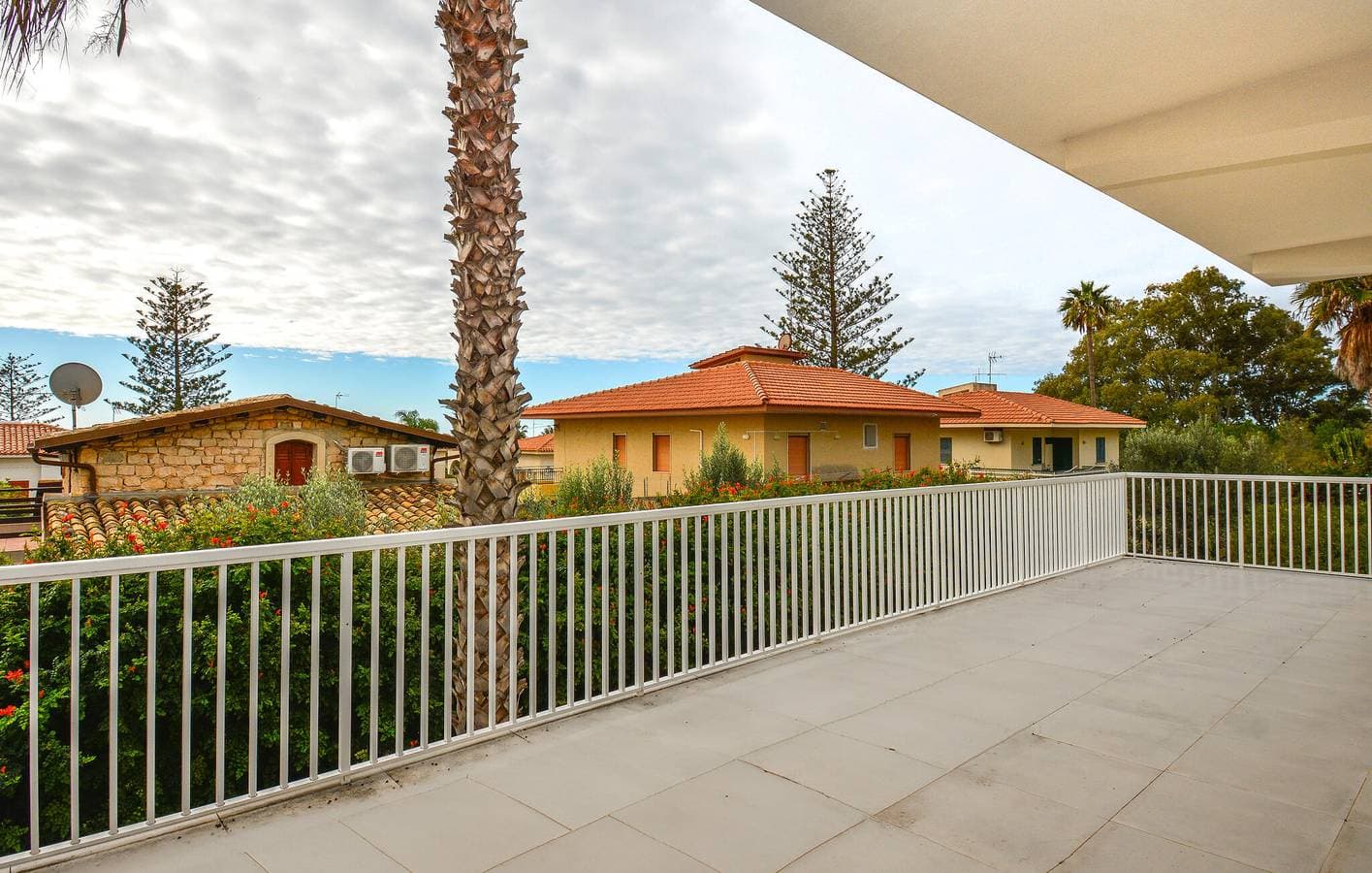 Foto 11 von 24: Gemütliches AC-Apartment mit Terrasse, Parkplatz und WiFi 1,5 km vom Strand von Sampieri entfernt