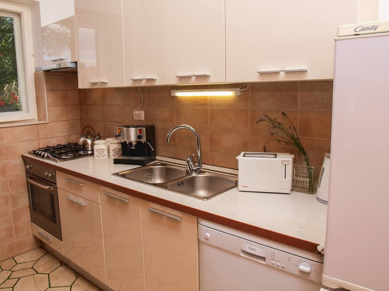 Foto 13 von 46: Ferienwohnung für 6 Personen mit Terrasse