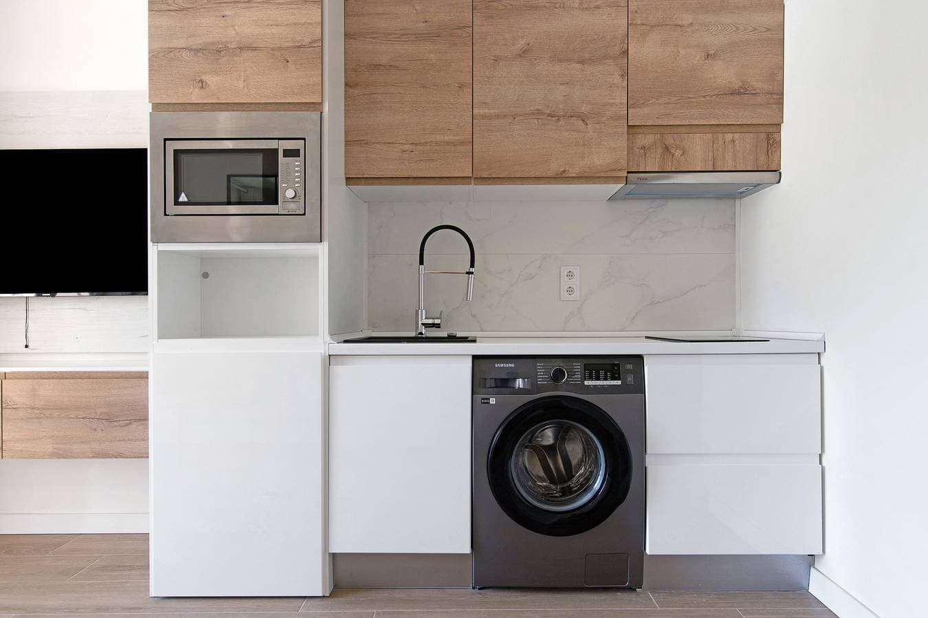 Foto 8 von 24: Ferienwohnung 'Oasis Pool View' mit Gemeinschaftspool, WLAN und Klimaanlage