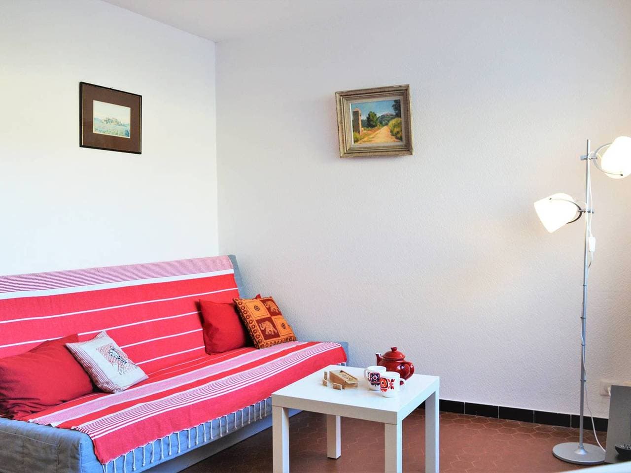 Foto 5 von 18: Le Lavandou: Apt 2P, 4 pers, piscine, tennis et parking, proche plage et marché.