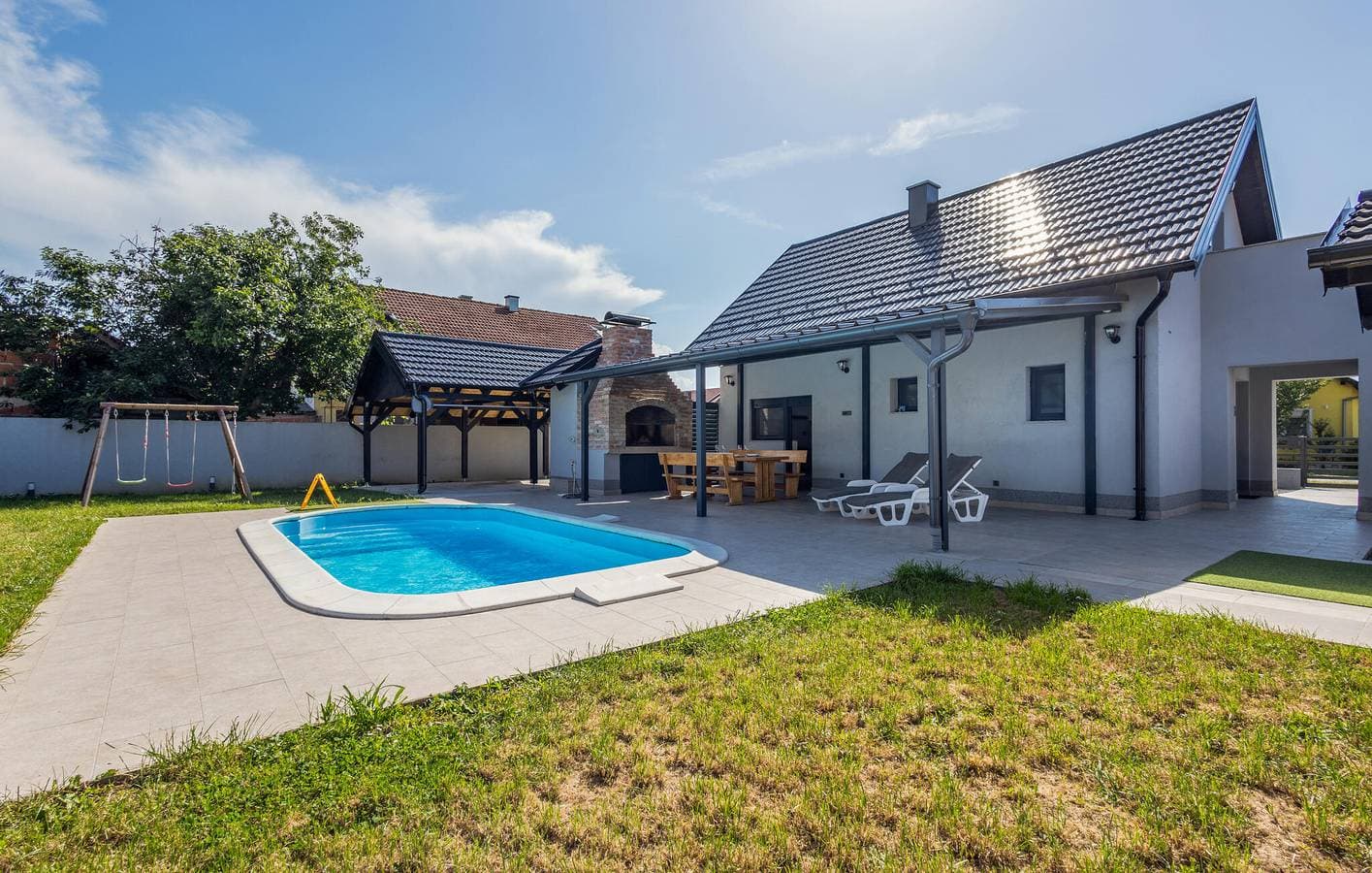 Foto 3 von 25: Charmantes Apartment mit einem Schlafzimmer und Pool in der Nähe der Donau