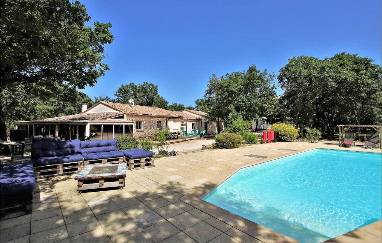 Gorgeous Home In Gras 1