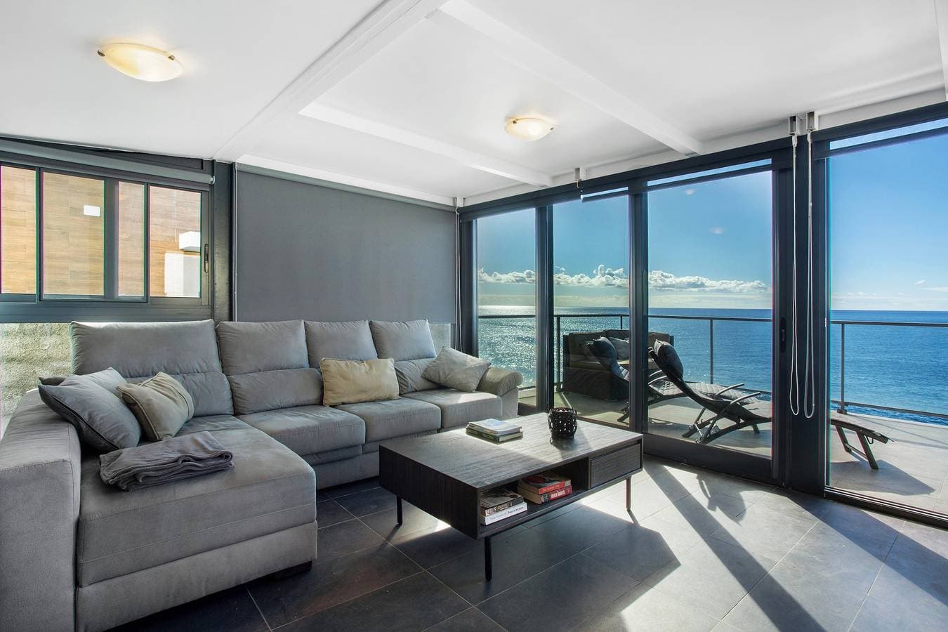 Foto 4 von 25: Ferienwohnung 'The Wave House - Seaside Haven' mit Meerblick, Wi-Fi und Klimaanlage