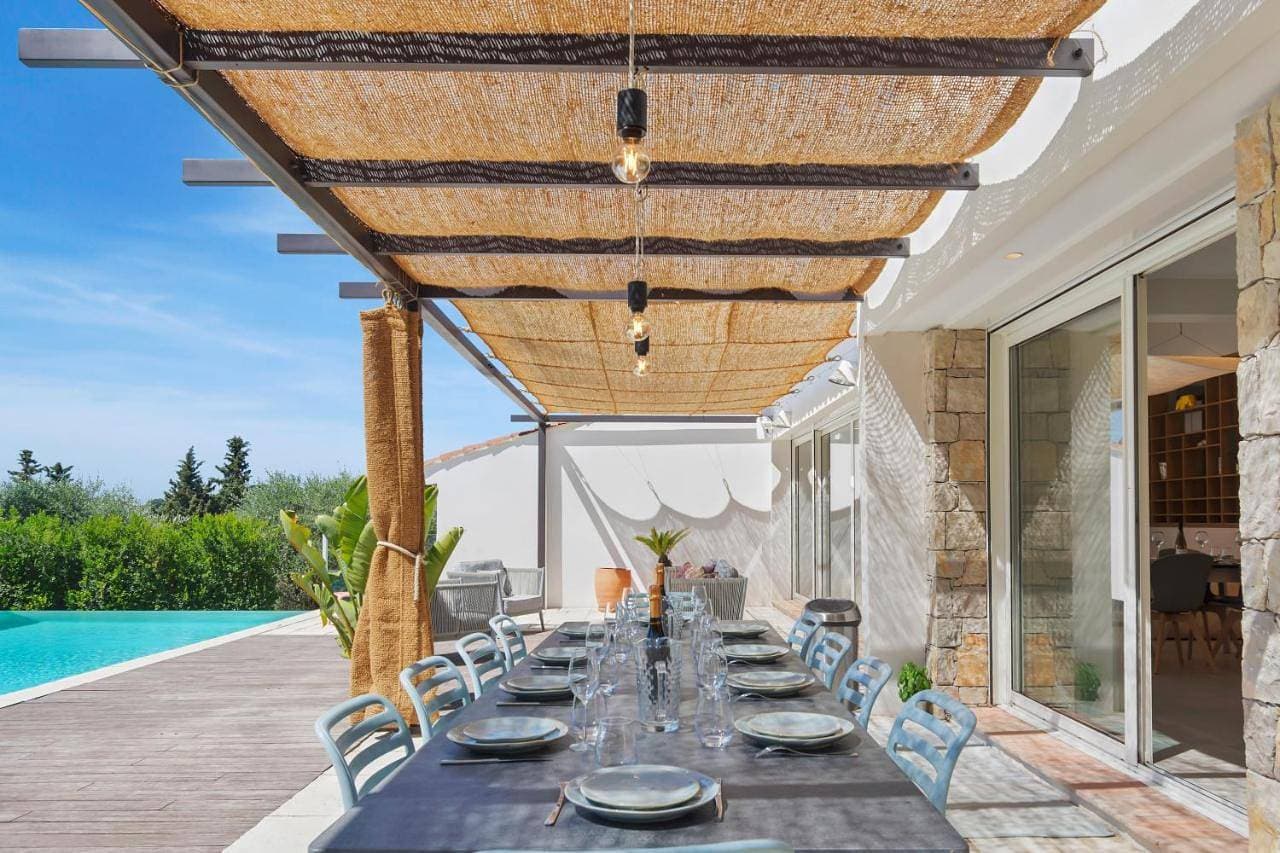 Foto 4 von 67: Villa with Private Pool