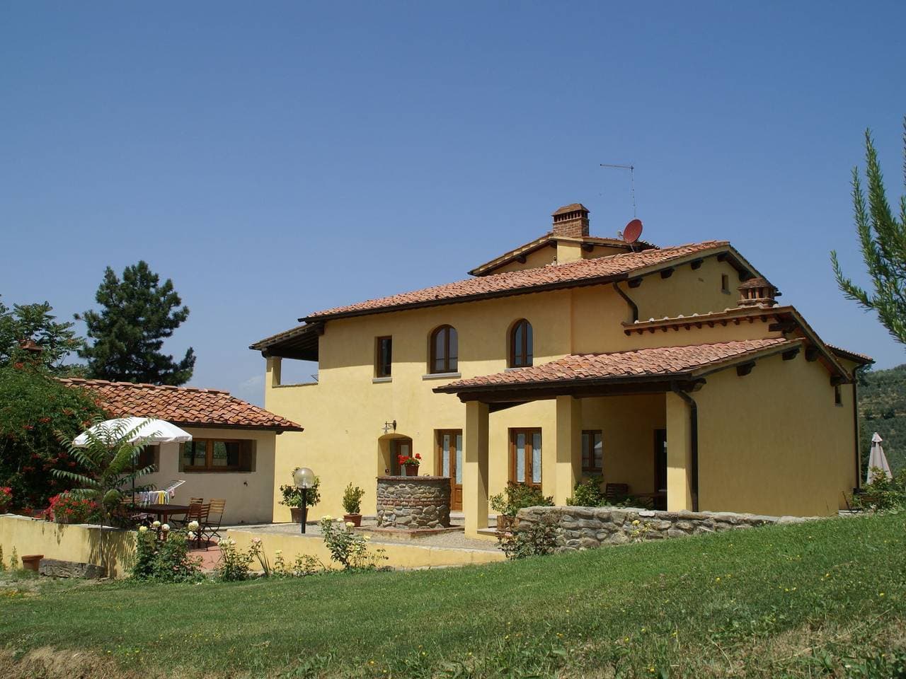 Gem. Ferienwohnung m. Rasen & Pool in Castelfranco di Sopra 1