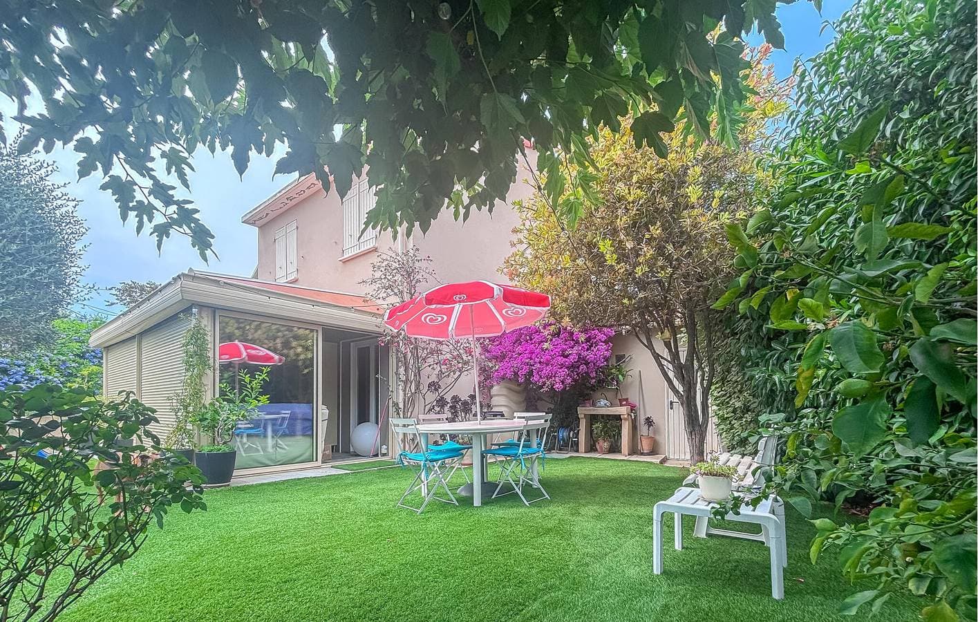 Foto 3 von 22: Reizende 2-Zimmer-Wohnung mit Pool, Terrasse und 1,5 km zum Strand