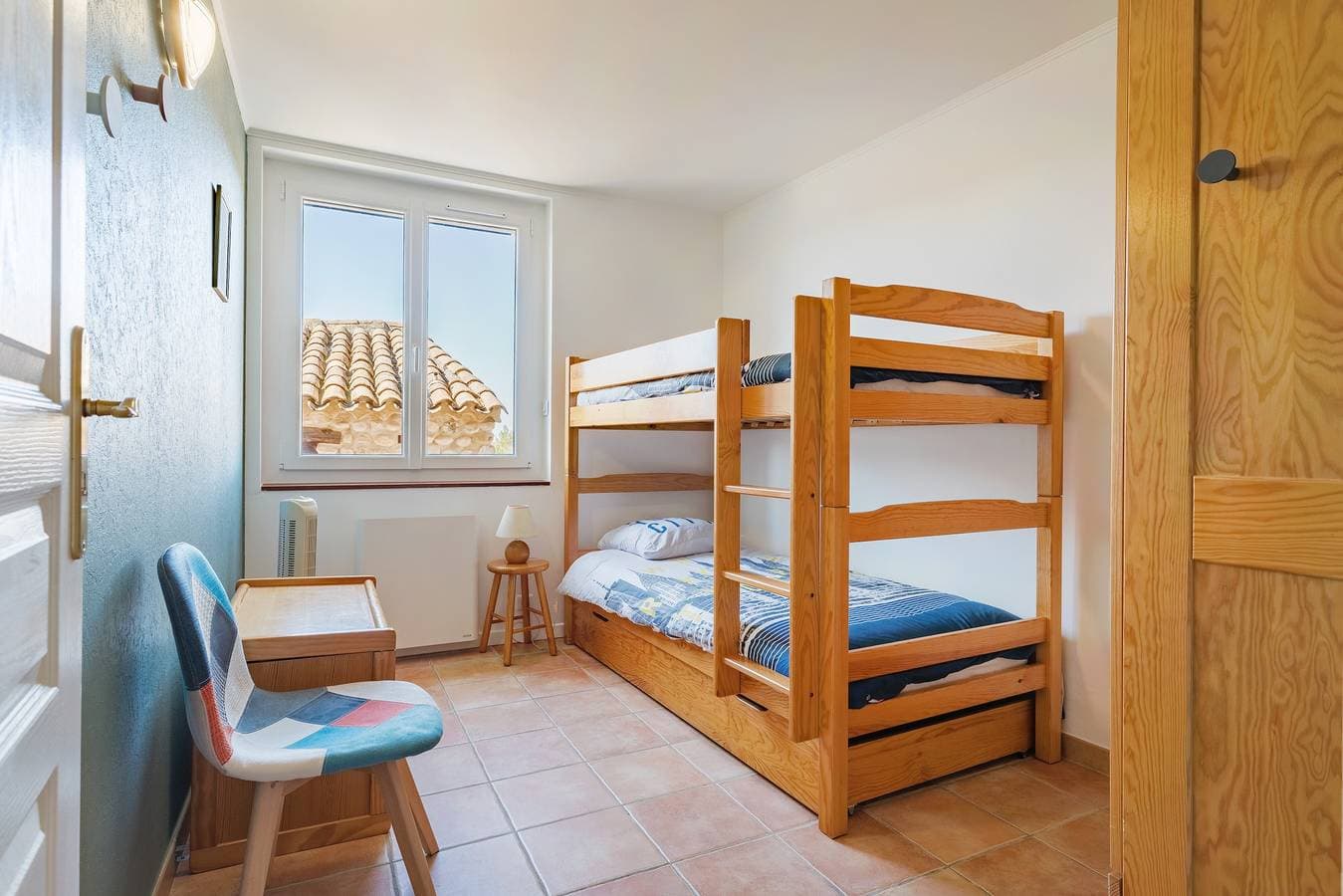 Foto 13 von 20: L'amourié, Erdgeschoss, Ferienwohnung für 4 Personen mit Seeblick