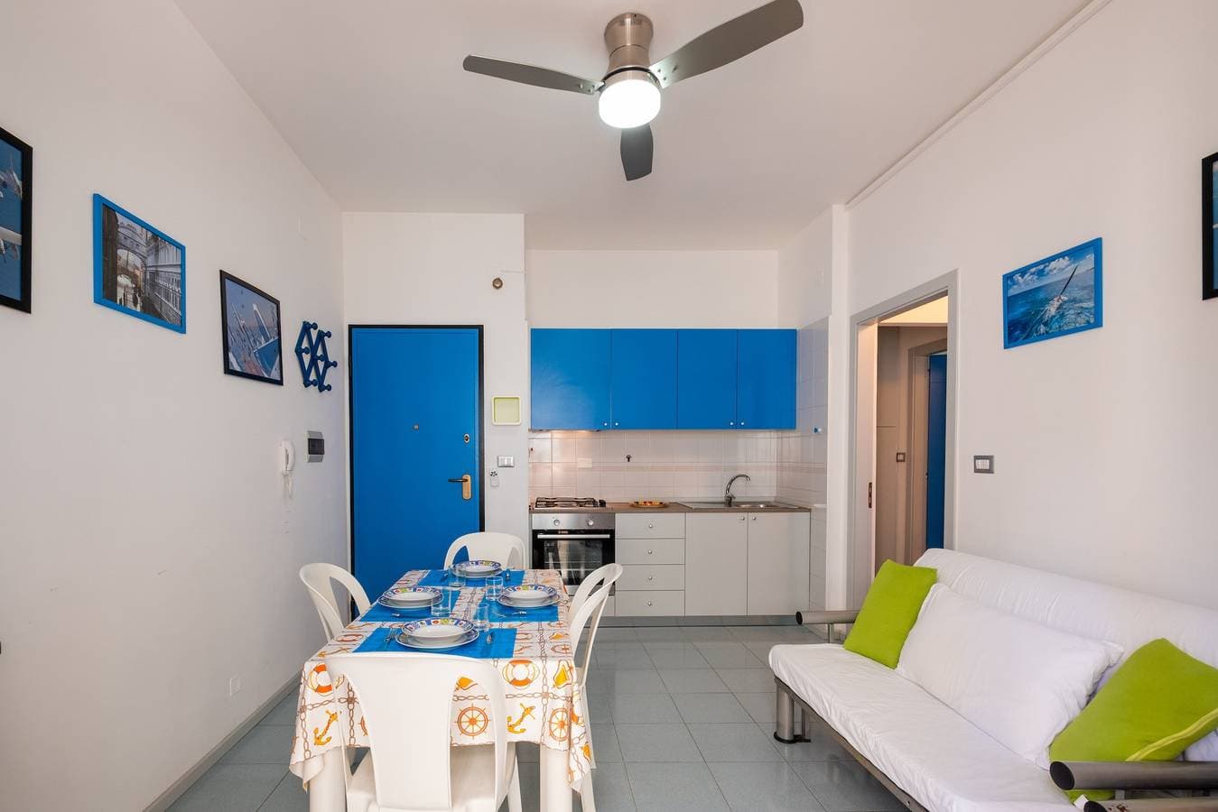 Foto 9 von 31: Ferienwohnung 'La Playa Rivabella' mit Meerblick, Balkon und Klimaanlage