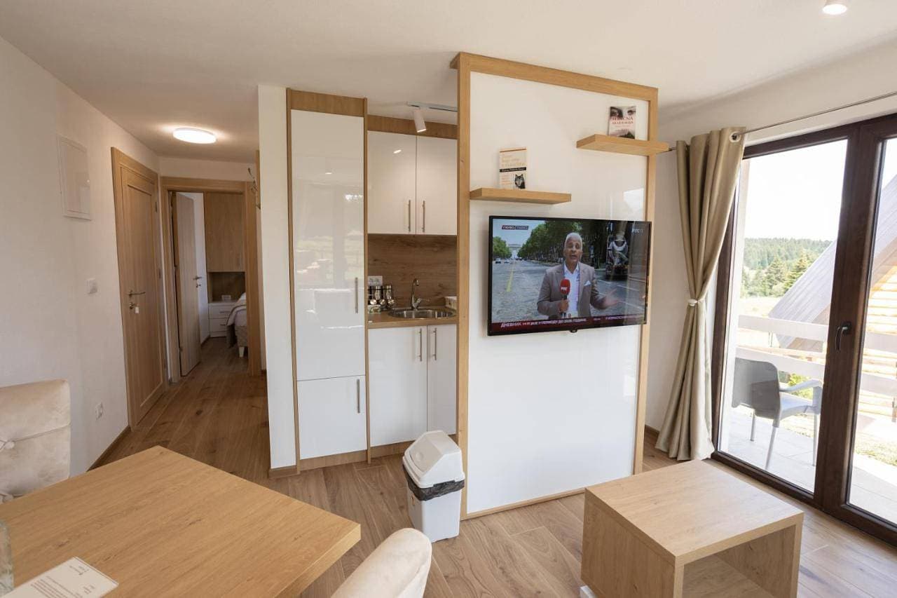Foto 12 von 44: One-Bedroom Apartment with Balcony and Mountain View