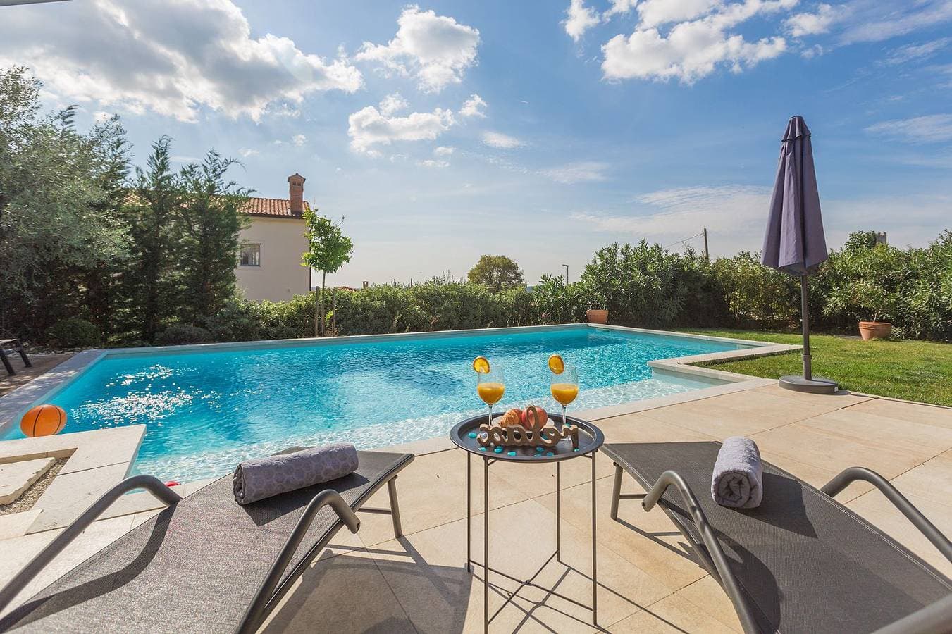Foto 2 von 40: Malerische Villa mit Meerblick, Privatpool, Billard, Bikes, Tischtennis