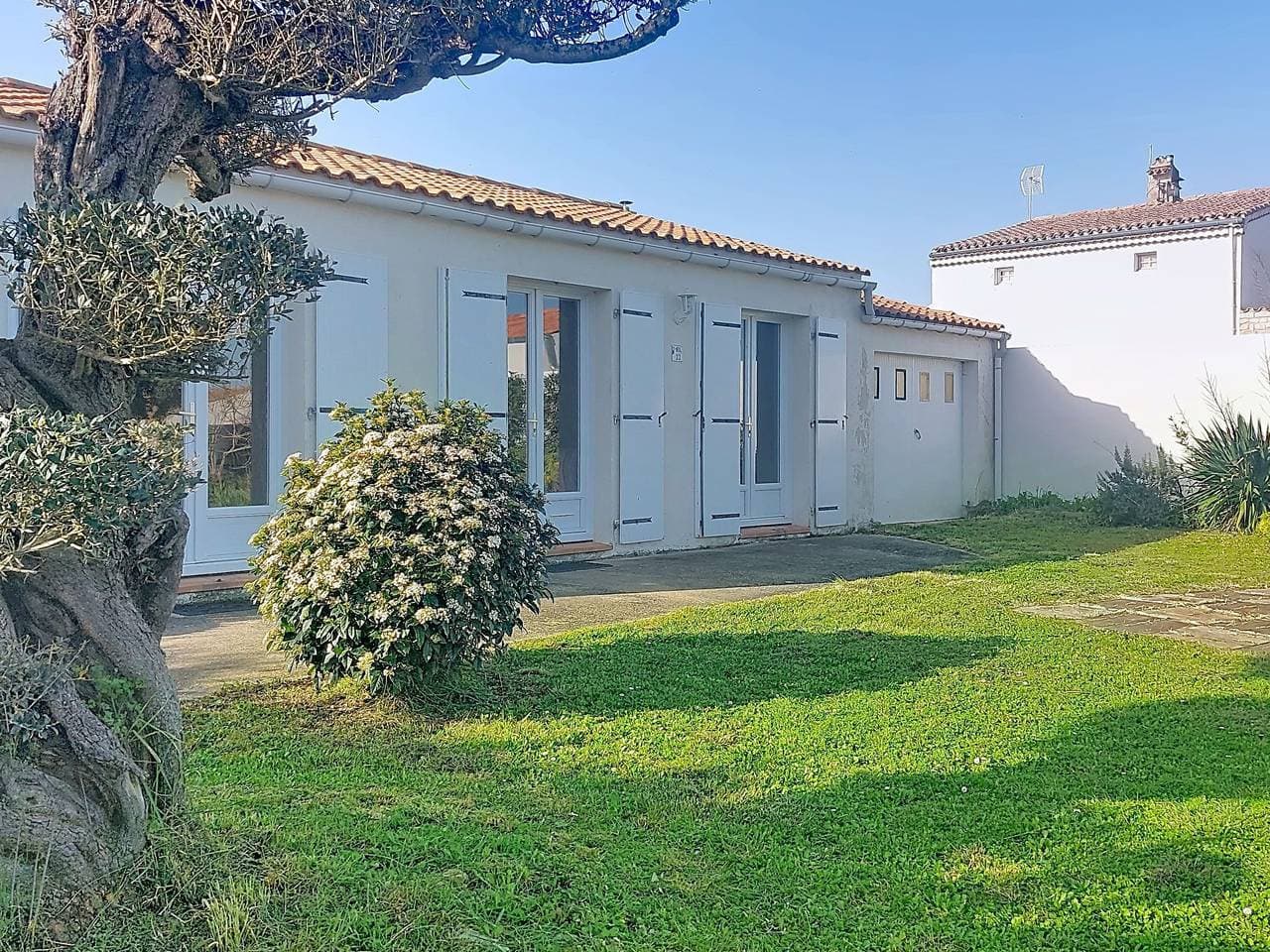 Schönes Einfamilienhaus La Bétaudière 1