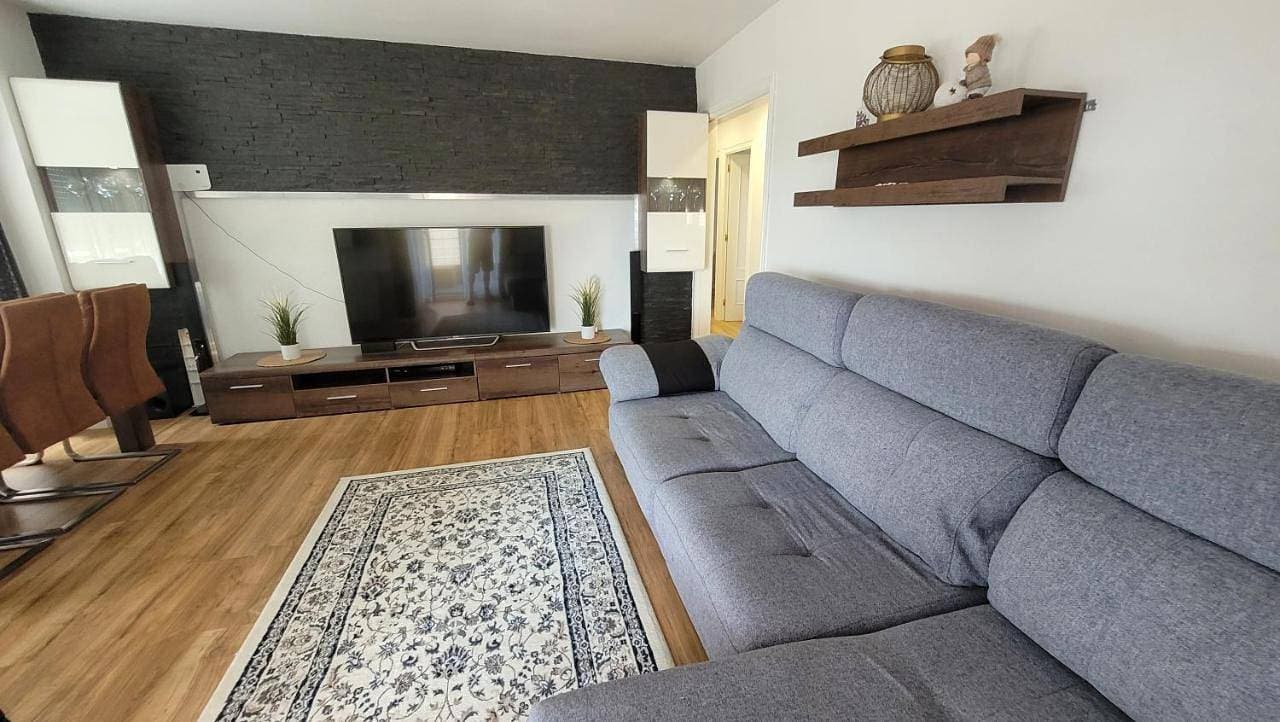 Foto 10 von 21: Three-Bedroom Apartment
