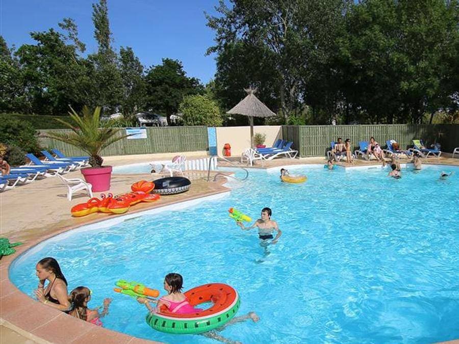 Foto 11 von 18: Camping Les Genêts - Mobilheim 4 personen - Corsaire - 2 Zimmer