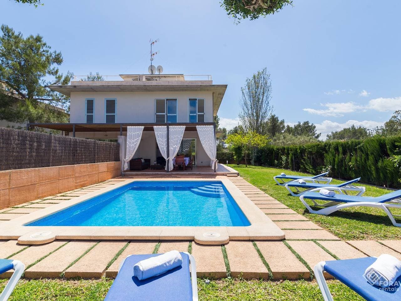 Foto 3 von 43: Vaumera F - Schöne Villa mit privatem Pool