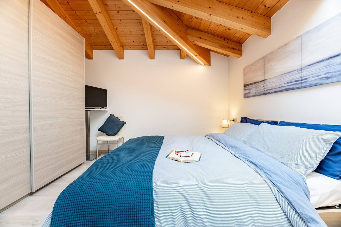 Foto 7 von 28: Zimmer 'Elena' mit Gemeinschaftspool, WLAN und Klimaanlage