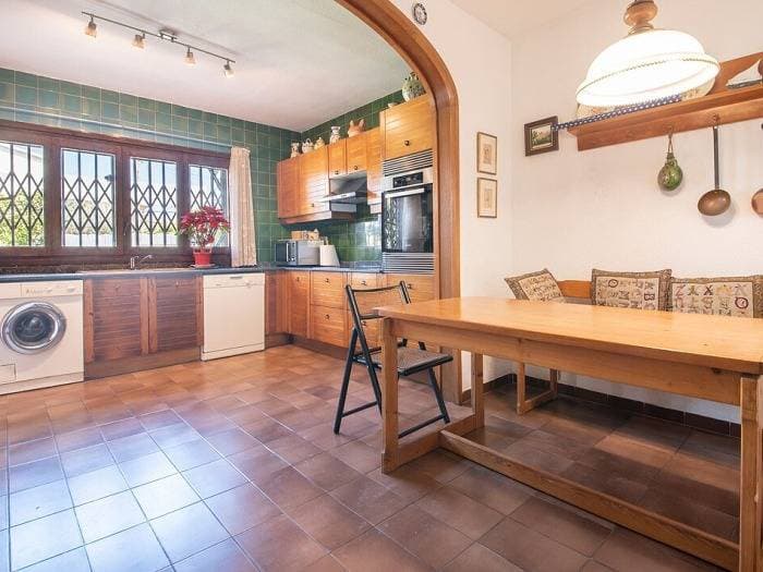 Foto 12 von 48: Ferienwohnung für 8 Personen mit Balkon